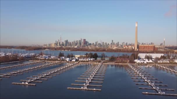 Toronto Cityscape Harbor Sailboats Nearby River — Stock Video