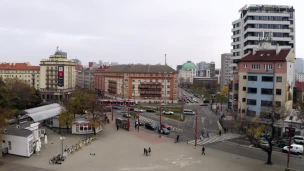 Beklimming Luchtfoto Van Racianske Myto Kruising Bratislava Oude Stad Slowakije — Stockvideo