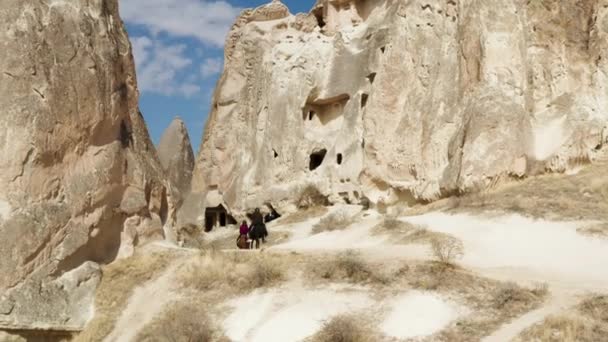 Mensen Paardrijden Zomer Goreme Cappadocië Turkije Naderend Schot — Stockvideo