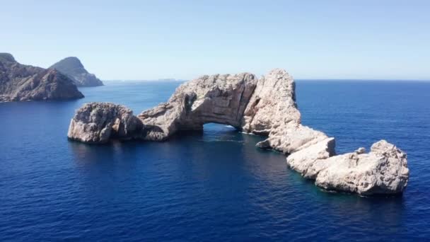 Aerial View Rocky Island Mediterranean Sea Moving Island While Seagulls — Stock Video