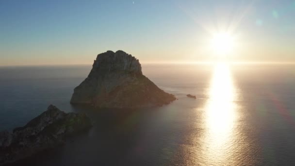 Vista Aérea Del Atardecer Detrás Vedra Ibiza Mostrando Océano Cielos — Vídeos de Stock