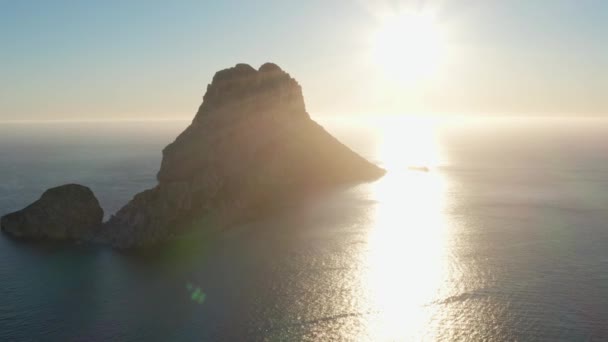 Vista Aérea Del Atardecer Detrás Vedra Ibiza Mostrando Océano Cielos — Vídeos de Stock