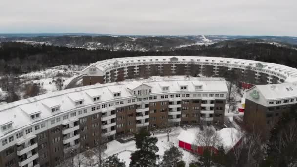 Bâtiments Résidentiels Dans Rue Tycho Brahe Pendant Saison Hivernale Bergsjon — Video