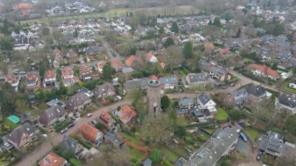 Antenne Eines Monumentalen Wasserturms Einer Holländischen Kleinstadt — Stockvideo