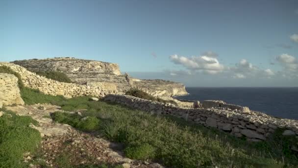 Walking Farmers Land Top Blue Grotto Golden Hour Evening Malcie — Wideo stockowe