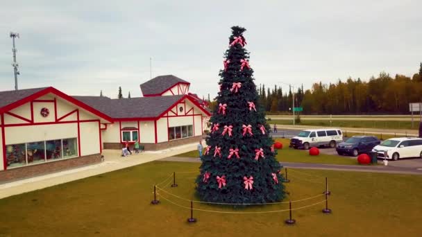Drone Video Van Kerstboom Het Santa Claus House Noordpool Alaksa — Stockvideo