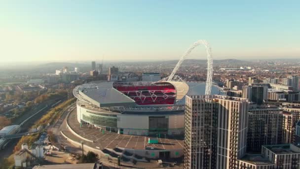 Drohnenangriff Über Dem Londoner Wembley Stadion Luftaufnahme — Stockvideo