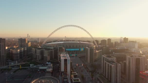 Wejście Stadion Wembley Miejskim Krajobrazem Tle Londyn Widok Drona Powietrza — Wideo stockowe