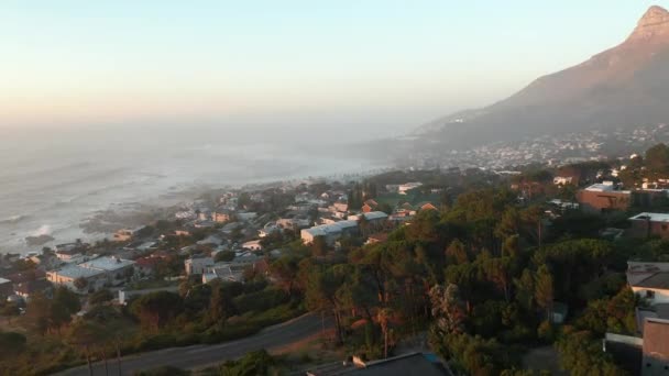 Krajobraz Mglistego Nieba Nad Miastem Nabrzeżu Camps Bay Kapsztadzie Rpa — Wideo stockowe