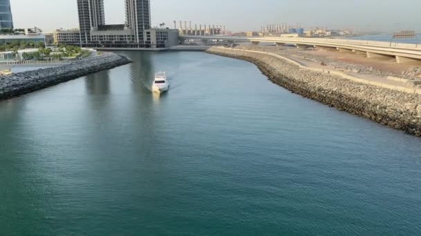 Luxury Chartered Yacht Heading Out Dubai Marina Waters Persian Gulf — Stock Video