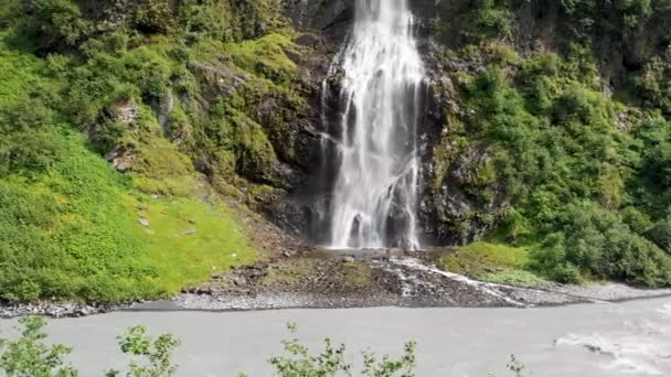 Drone Video Bridal Veil Falls Lowe River Valdez Sunny Summer — Vídeos de Stock