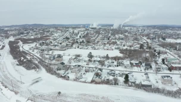 Vista Aérea Invierno Sobre Una Ciudad Cubierta Nieve — Vídeos de Stock