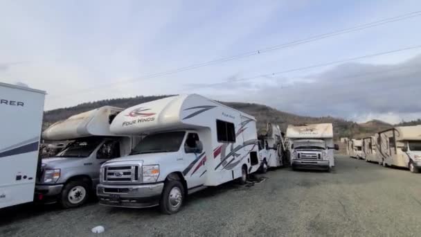 Quebrado Cemitério Campista Após Fogo Veículos Recreativos Danificados Quatro Ventos — Vídeo de Stock