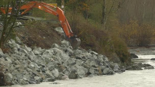 Mudslide Correção Usando Uma Escavadeira Colúmbia Britânica Canadá — Vídeo de Stock