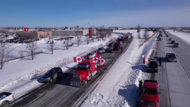 Freedom Rally 2022 Fährt Auf Dem Weg Nach Ottawa Unterstützern — Stockvideo