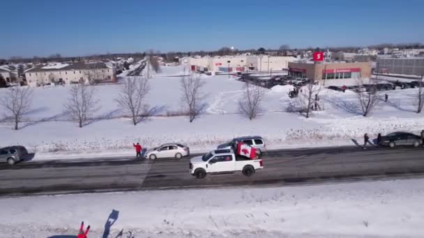 Özgürlük Yürüyüşü 2022 Aşının Casselman Ontario Daki Protestolarını Destekleyenlerin Yanından — Stok video