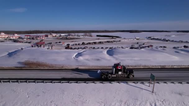 Freedom Convoy 2022 Trekt Terug Naar Het Verzamelpunt Vankleek Hill — Stockvideo