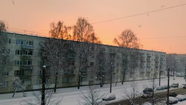 Julen Snöfall Skiktning Bostäder Nära Sovjettiden Riga Lettland — Stockvideo