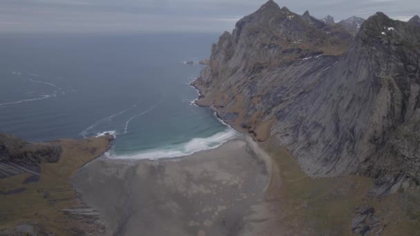 Вид Воздуха Пляж Бунес Темный Осенний День Лофотене Норвегия Панорама — стоковое видео