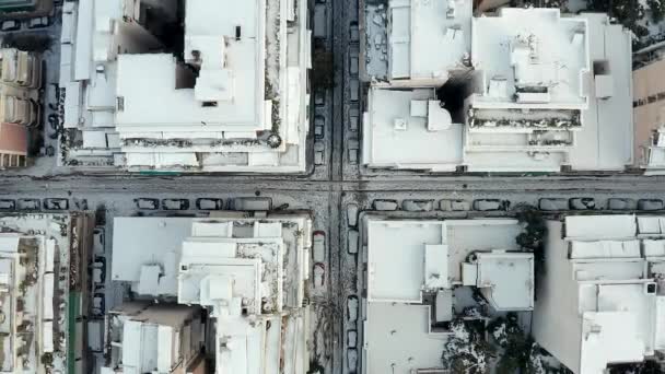 Topdown View Athene Straten Besneeuwd Lucht Oplopend Onthullen Schilderachtige Winter — Stockvideo