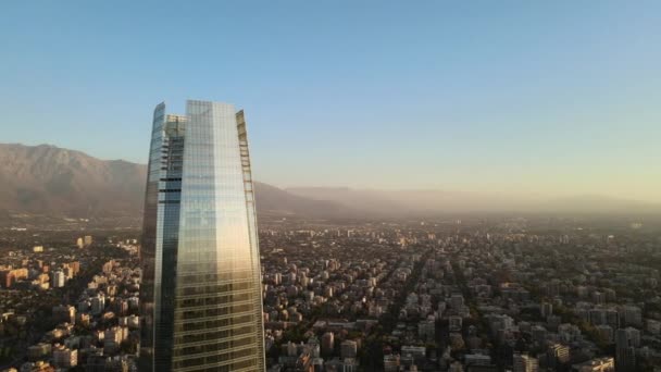 Luftfoto Toppen Gran Torre Santiago Afslører Byen Bjergene Bag – Stock-video