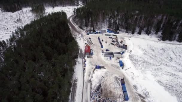 Centro Reciclagem Para Classificação Resíduos Recicláveis Floresta Boreal Inverno Aerial — Vídeo de Stock