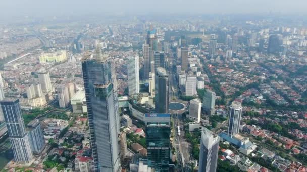 Dronen Flyr Skyskrapere Finansdistriktet Hotel Indonesia Bakgrunnen Jakarta Framover – stockvideo