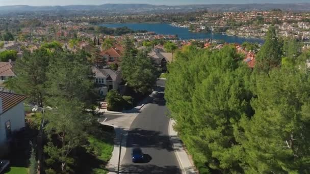 Вид Воздуха Автомобиль Проезжающий Району Миссии Вьехо Калифорния — стоковое видео