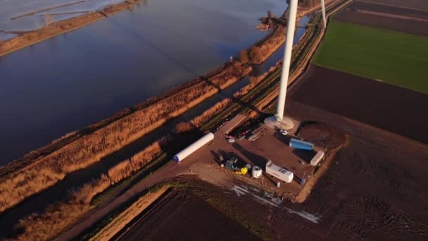 White Tower Wind Türbine Oude Maas Yanındaki Arazide Havadan Yüksek — Stok video