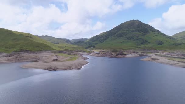 Lövöldözés Loch Treig Loch Treighead Felett — Stock videók