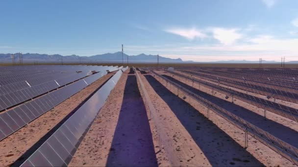 Arizona Daki Bir Güneş Çiftliğinin Sinematik Insansız Hava Aracı Görüntüleri — Stok video