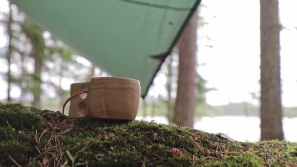 Kaffe Hälls Träkopp Kaffekanna Campinganläggning Repovesi Nationalpark Finland Stillastående Skott — Stockvideo