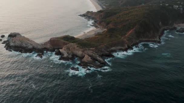 Panoramisch Uitzicht Zee Kliffen Bij Mazunte Mexico Drone Shot Vanuit — Stockvideo