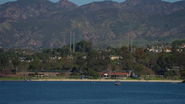 Понтонний Човен Озері Місія Єхо Південній Каліфорнії — стокове відео