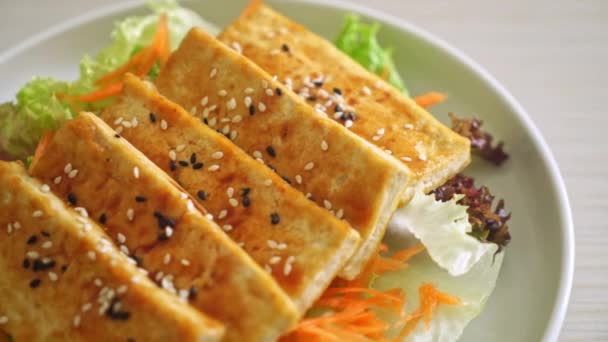 Ensalada Tofu Teriyaki Con Sésamo Estilo Comida Vegetariana Vegana — Vídeos de Stock