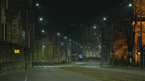 Tomme Gader Liepaja Letland Coronavirus Lockdown Natten Ingen Trafik Oplyst – Stock-video