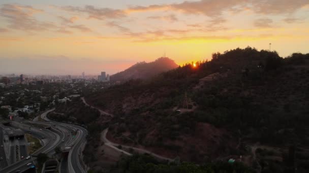 Banene Til San Cristobal Hill Met Park Luften Ved Solnedgang – stockvideo