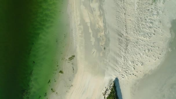 Green Águas Rasas Entre Praia Areia Branca Seilebost Ilha Harris — Vídeo de Stock