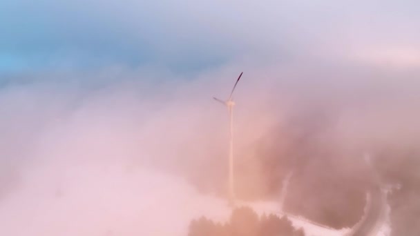 Moinho Vento Hora Ouro Nas Nuvens Vista Aérea Cinematográfica — Vídeo de Stock