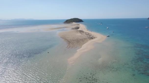 Σκάφη Anchored Ocean Langford Island Sand Spit Whitsunday Islands Qld — Αρχείο Βίντεο