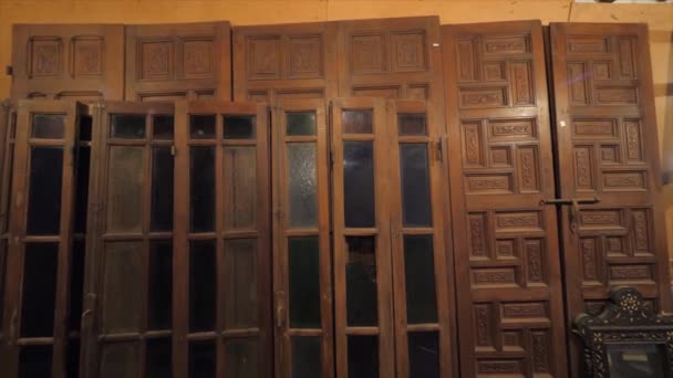 Zooming Video Old Antique Brown Wooden Doors Glass Rusted Iron — Stock Video