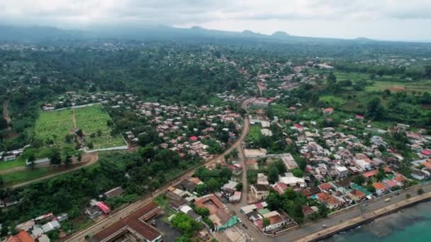 Vue Aérienne Surplombant Paysage Urbain Ville Sao Tome Afrique Nuageuse — Video