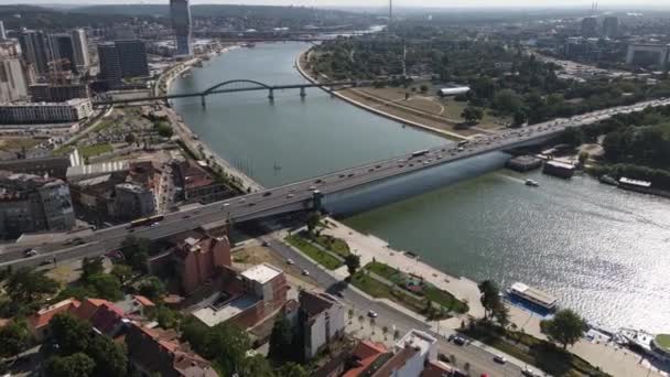 Belgrado Serbia Vista Aérea Del Tráfico Diario Ocupado Puente Por — Vídeos de Stock