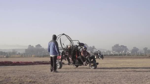 Motorized Paragliders Taking Airfield Runway Pakistan — Stock Video