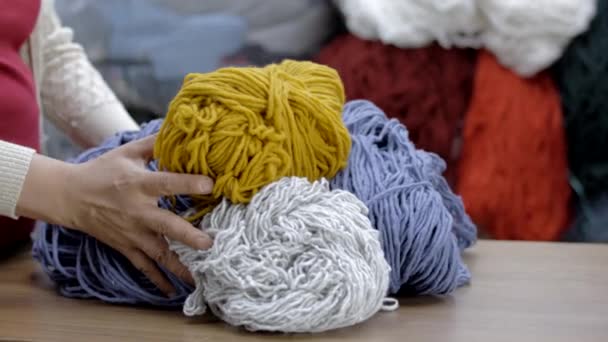 Wool Thread Passing Hand Hand — Stock Video