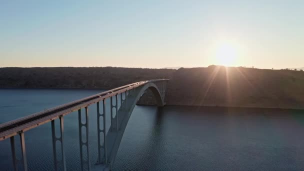 日没時の橋と海のドローン撮影3 — ストック動画