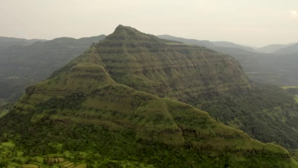 Idyllisk Utsikt Över Berget Tamhini Ghat Maharashtra Indien Antenn Drönare — Stockvideo