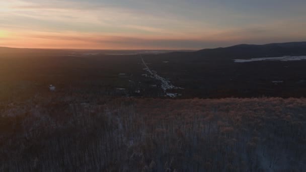 Hustý Les Horách Západem Slunce Obloze Během Zimy Jižním Quebecu — Stock video