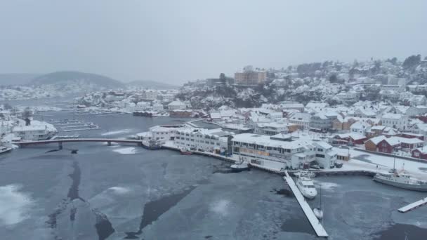 Krager Stad Vintern Med Frysta Vatten Havet Snöfall Norge — Stockvideo