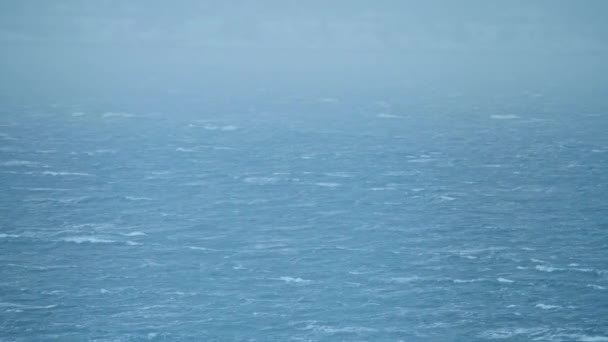 Misty Blue Seascape Calm Waves Nahe Vanvikan Indre Fosen Norwegen — Stockvideo